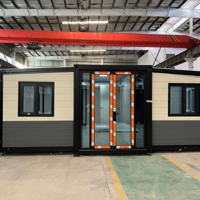20ft Two-tone Metal Carved Panel Double Wings Expandable Container House with Bathroom